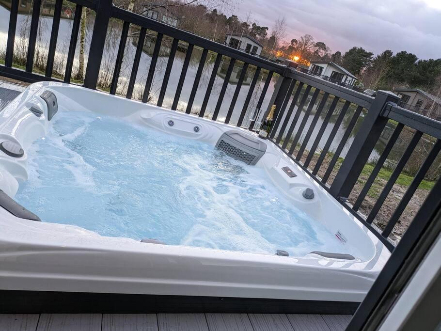Kingfisher Lodge Woodhall Spa Εξωτερικό φωτογραφία